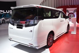 Toyota Vellfire © Toyota